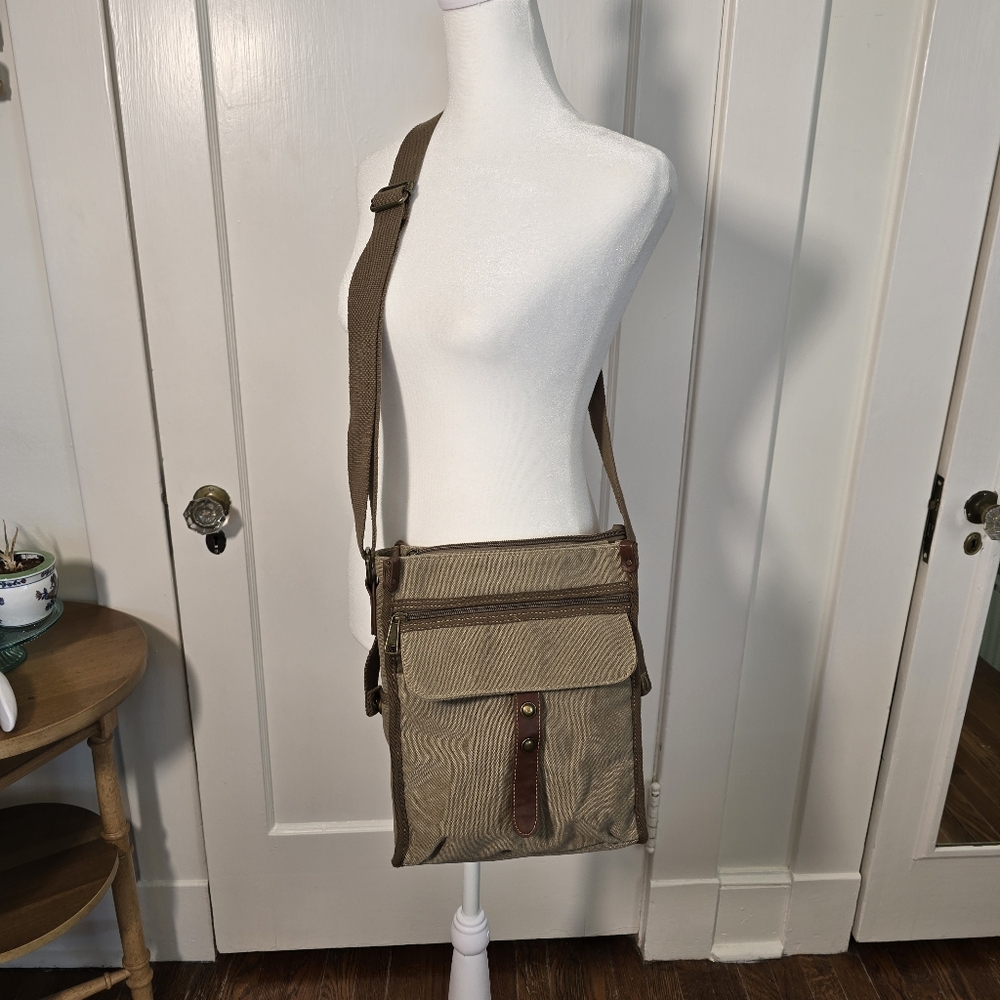 Cargoit Tan Canvas Crossbody Bag